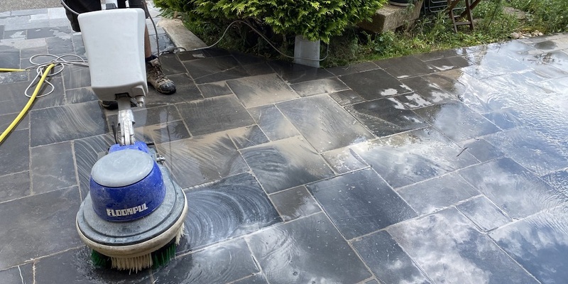 Comment nettoyer une terrasse avec du bicarbonate de soude ?